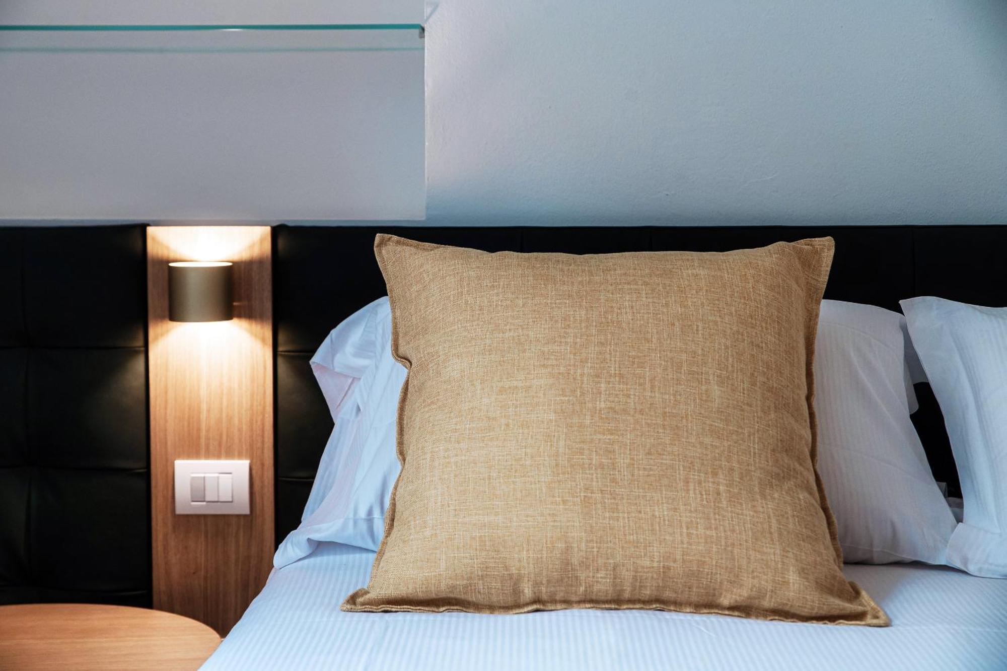 Guesthouse Lake'S Vibes - The House Of Travelers Como Buitenkant foto