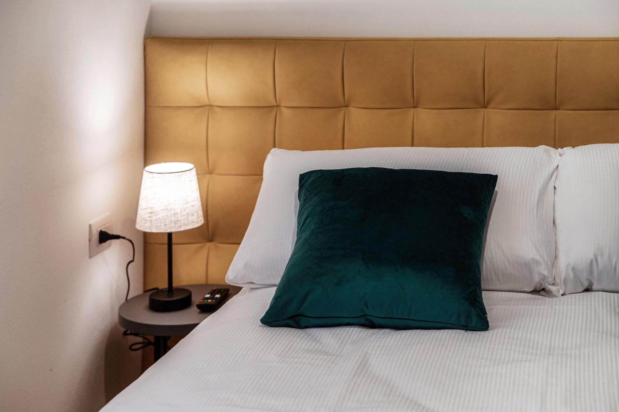 Guesthouse Lake'S Vibes - The House Of Travelers Como Buitenkant foto