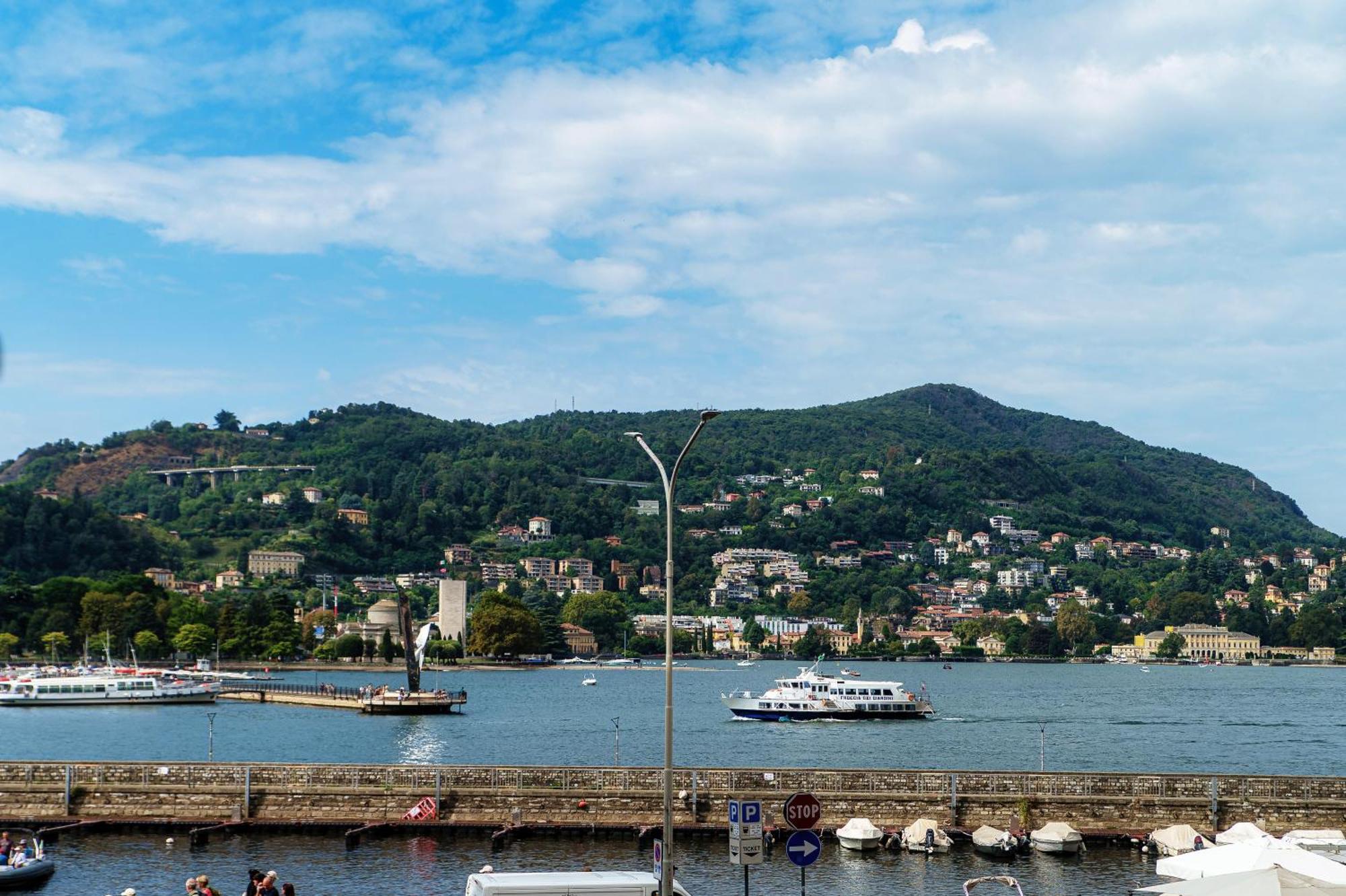 Guesthouse Lake'S Vibes - The House Of Travelers Como Buitenkant foto